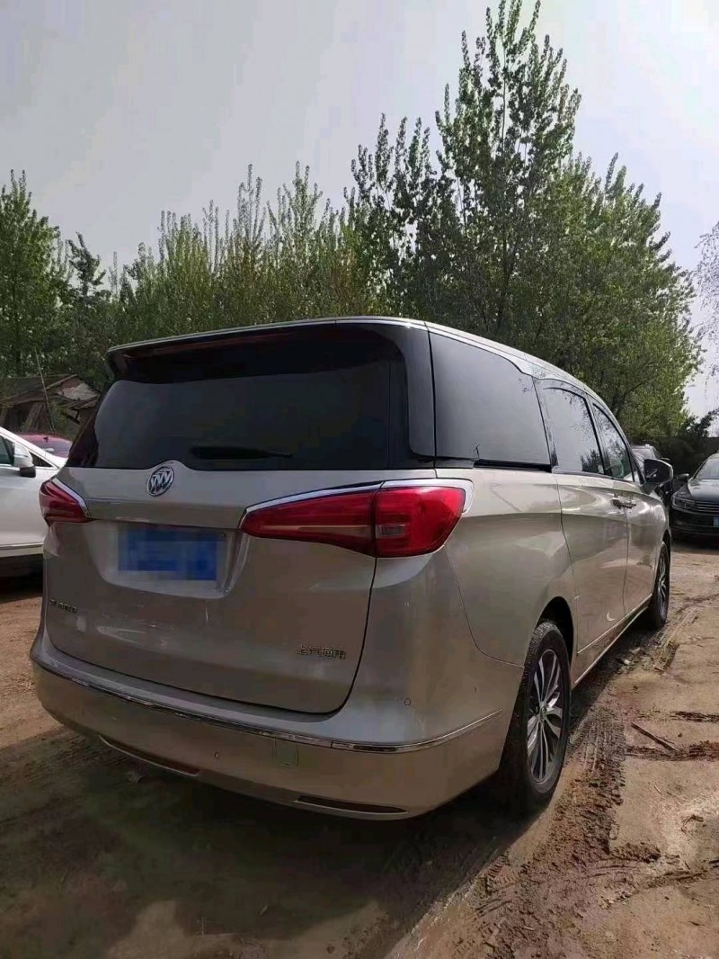 青岛17年别克GL89