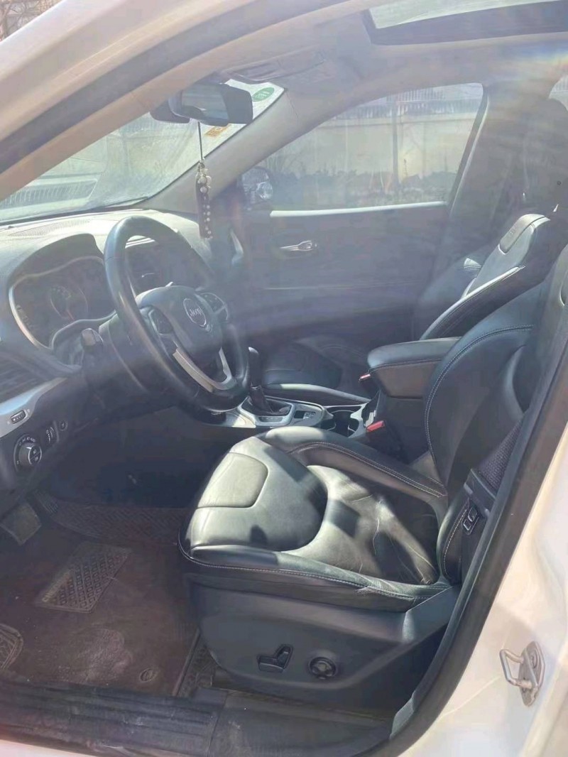 青岛17年Jeep自由光2