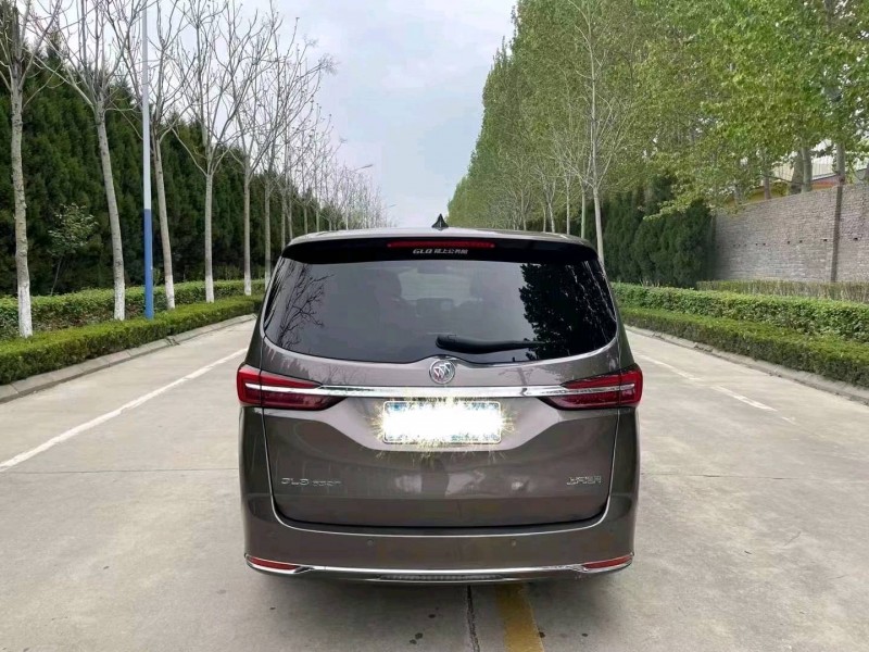 青岛20年别克GL83