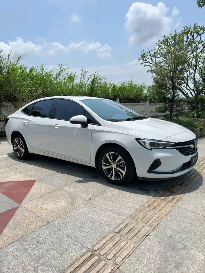 东莞21年别克威朗3