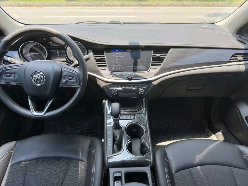 东莞21年别克威朗6