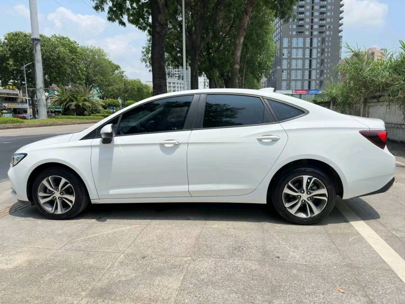 东莞21年别克威朗9