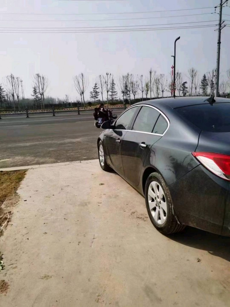 淄博12年别克君威5