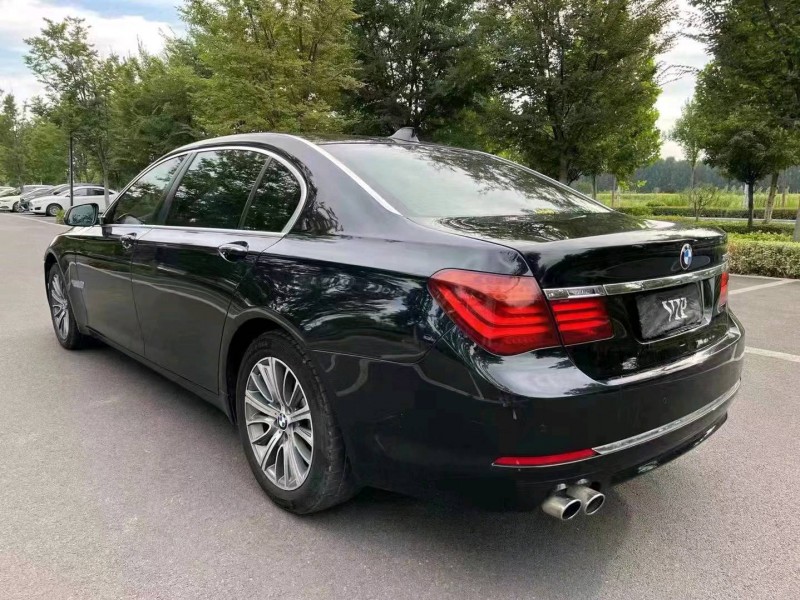 济宁15年宝马7系8