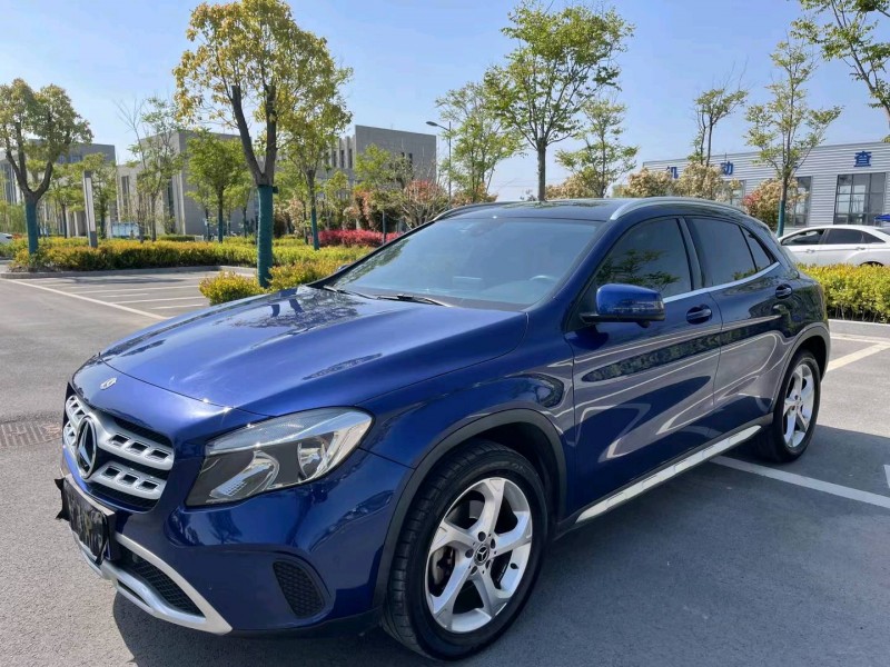 徐州19年奔驰GLA2