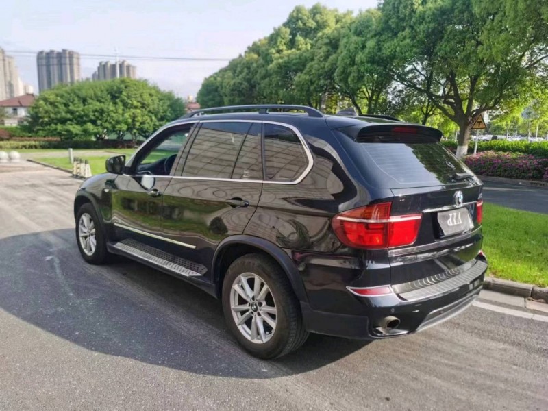 苏州12年宝马X57
