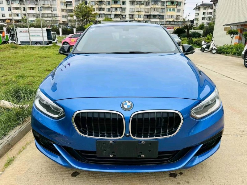 成都18年宝马1系1