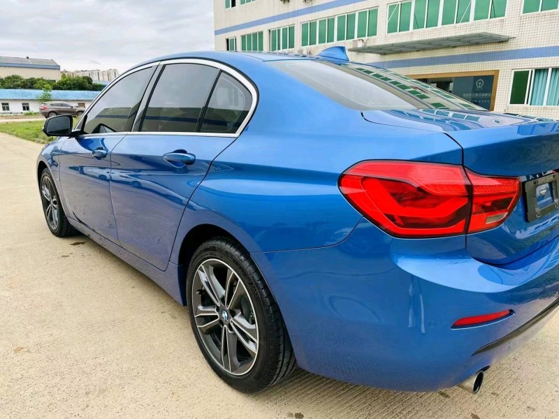 成都18年宝马1系8