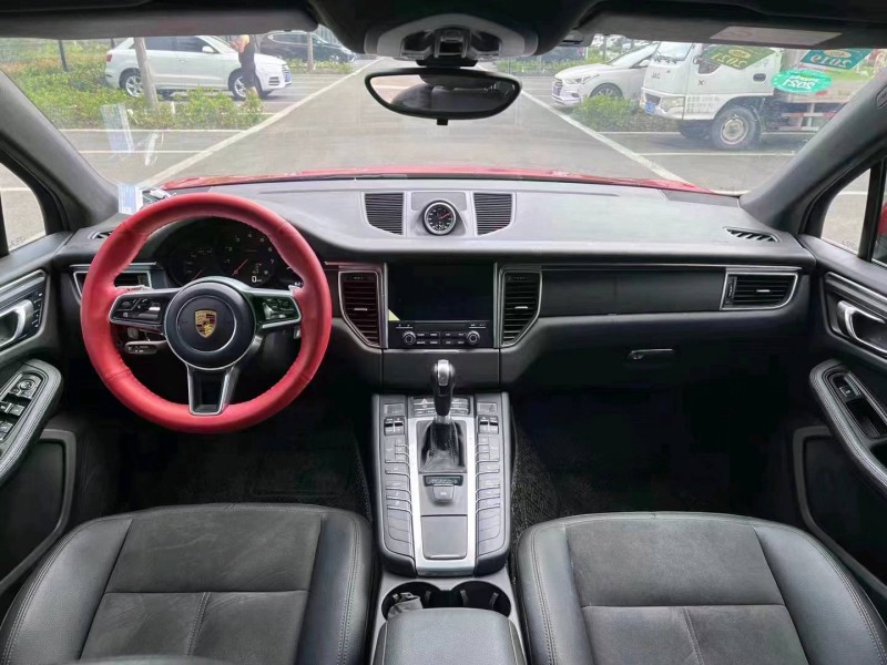 济宁17年保时捷Macan5