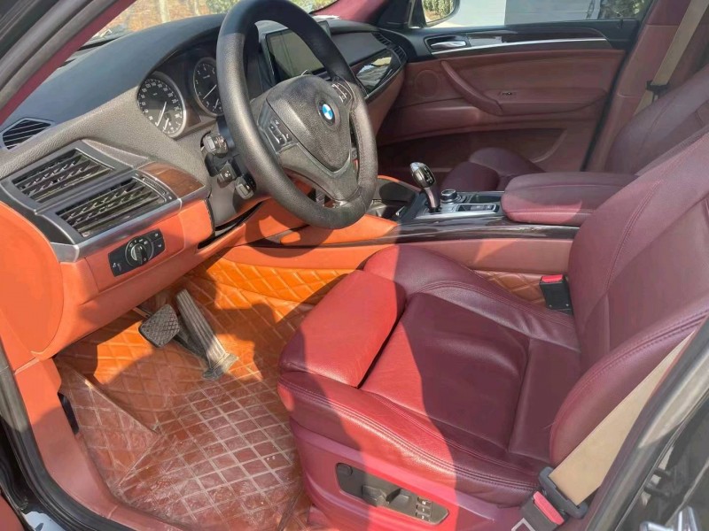 济南12年宝马X67