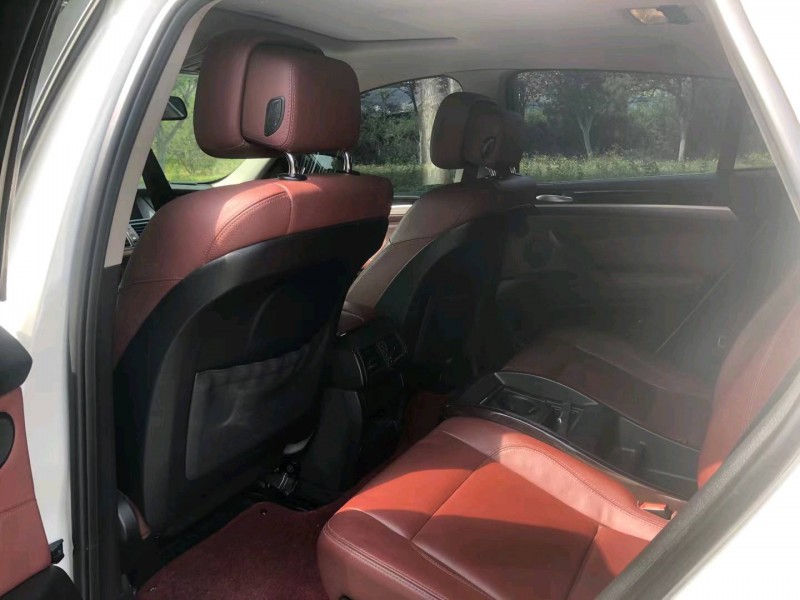 济南12年宝马X65