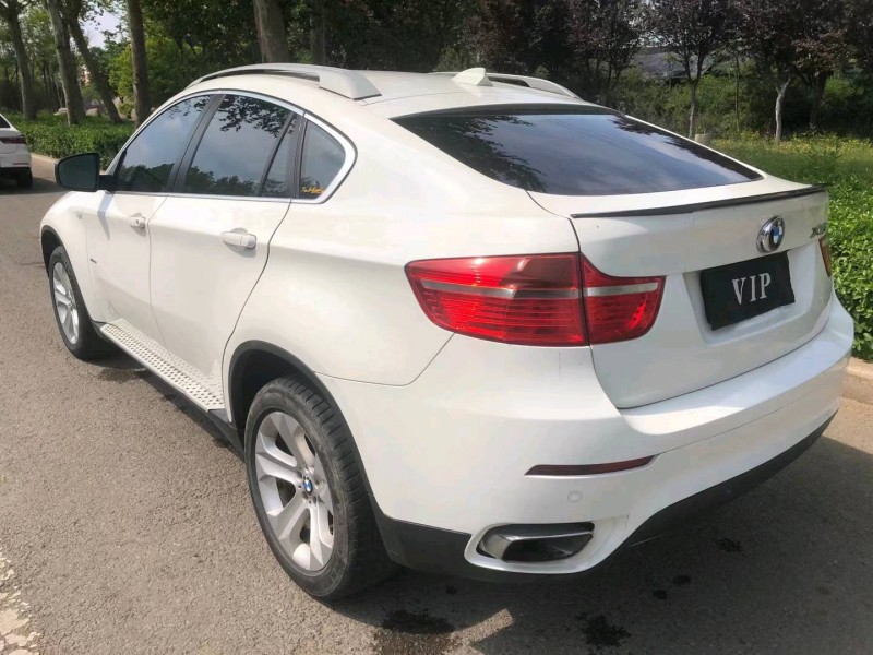 济南12年宝马X68