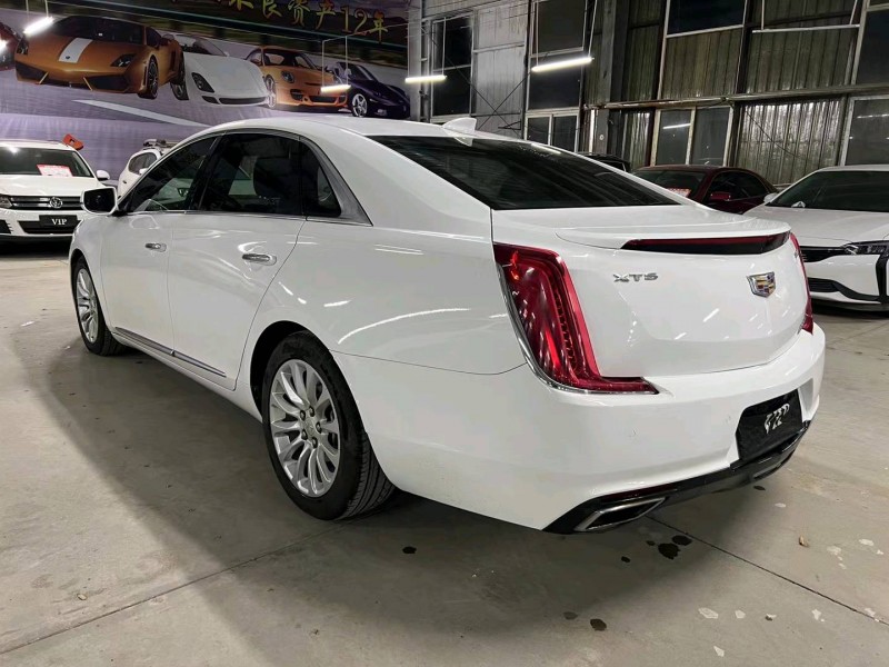 济宁18年凯迪拉克XTS8