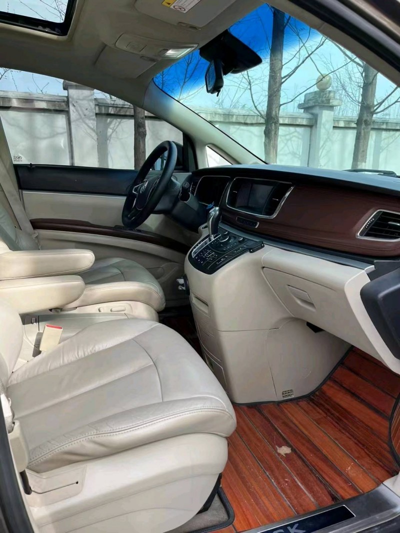 徐州16年别克GL85