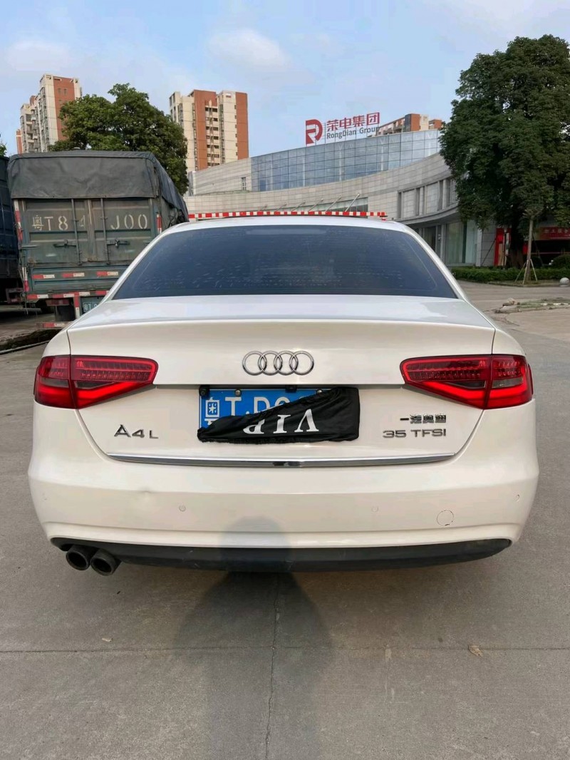 中山14年奥迪A4L9