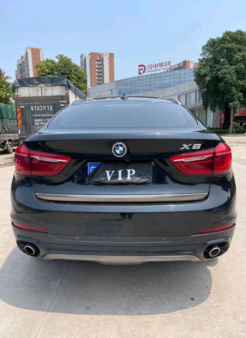 中山18年宝马X68