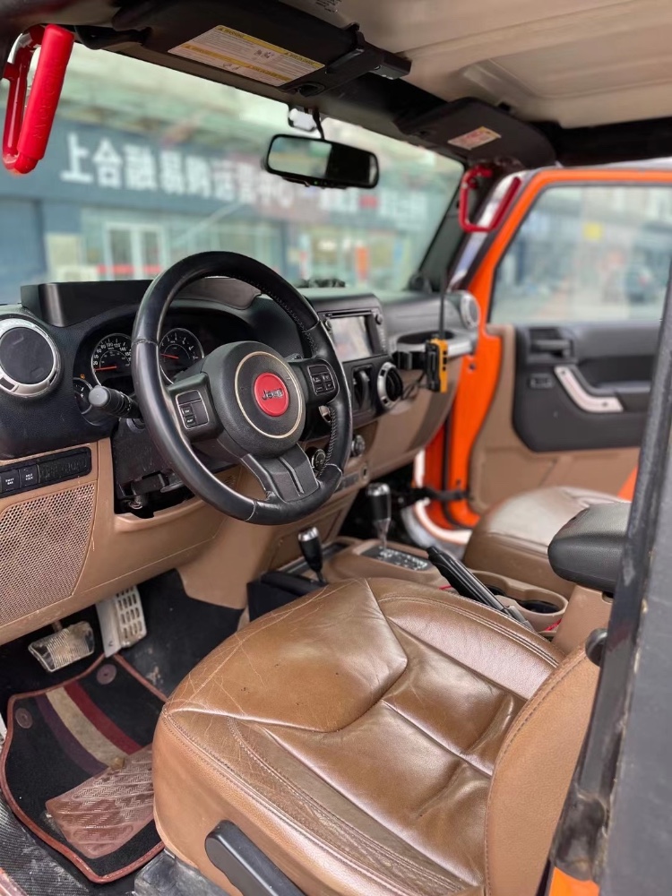 青岛13年Jeep牧马人8