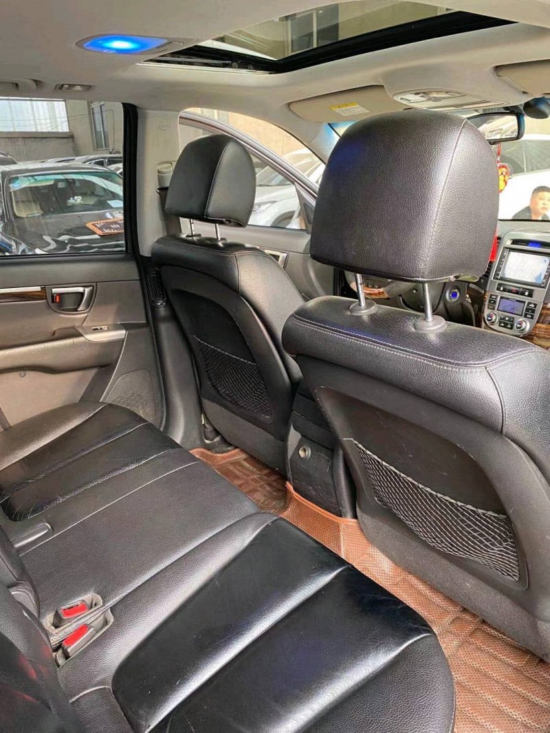 保定10年现代新胜达5