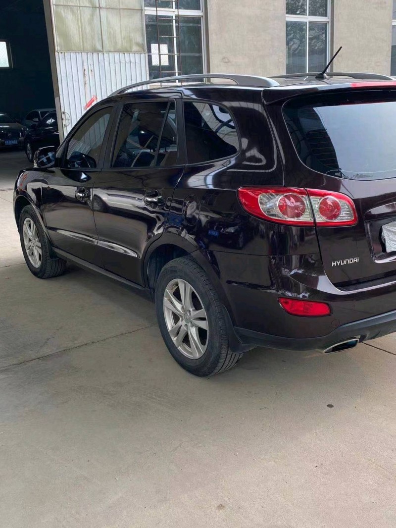 保定10年现代新胜达8