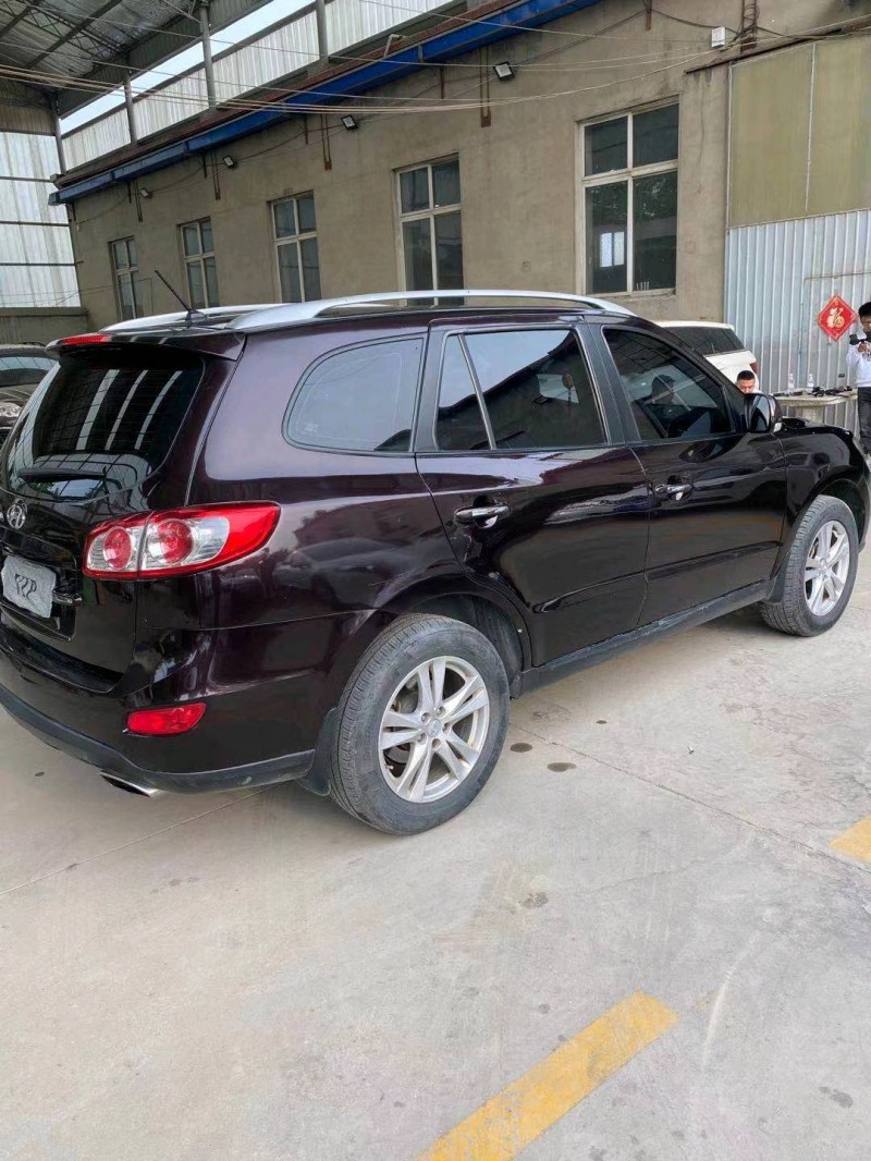 保定10年现代新胜达7