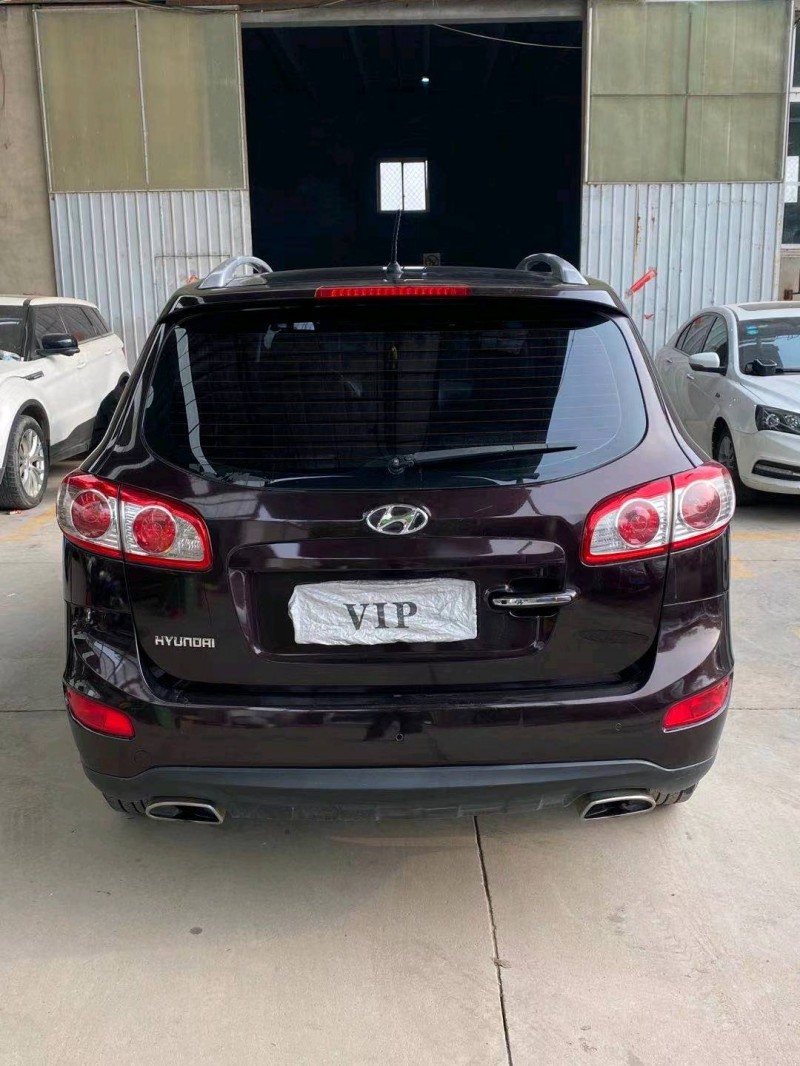 保定10年现代新胜达9