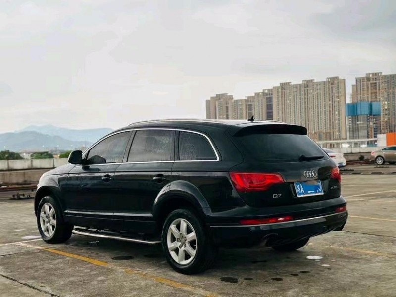 东莞09年奥迪Q77