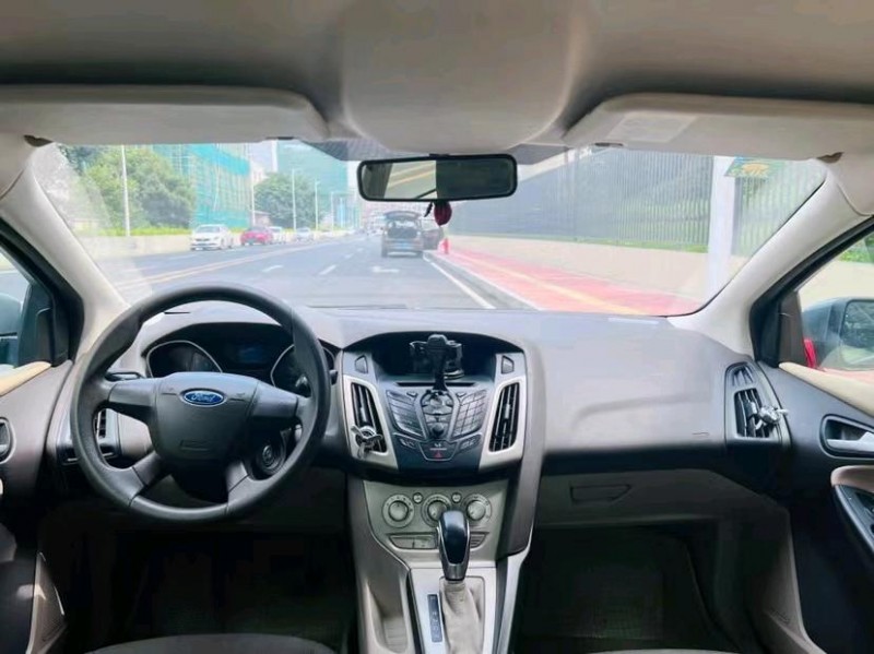 东莞14年福特福克斯5