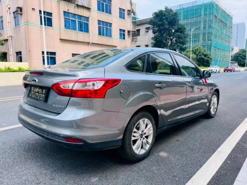 东莞14年福特福克斯7