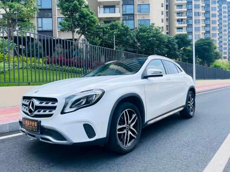 东莞18年奔驰CLA2