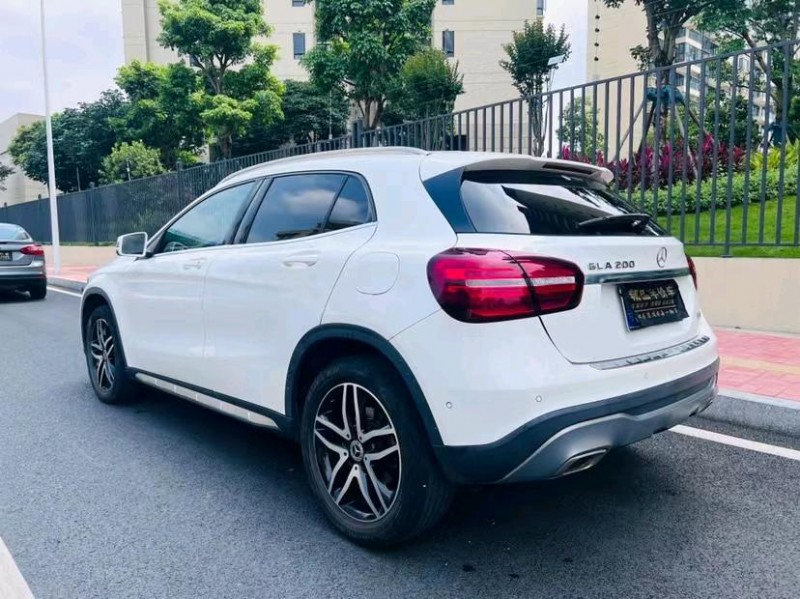 东莞18年奔驰CLA7