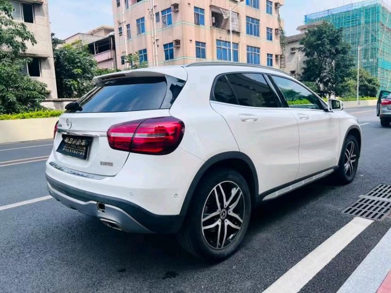 东莞18年奔驰CLA8