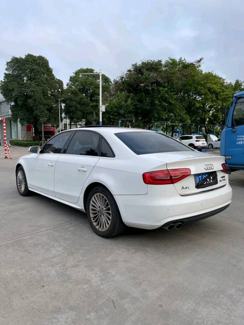 中山15年奥迪A4L8