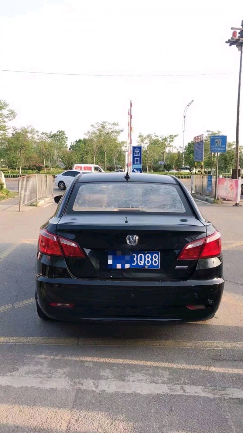 菏泽15年长安汽车逸动2