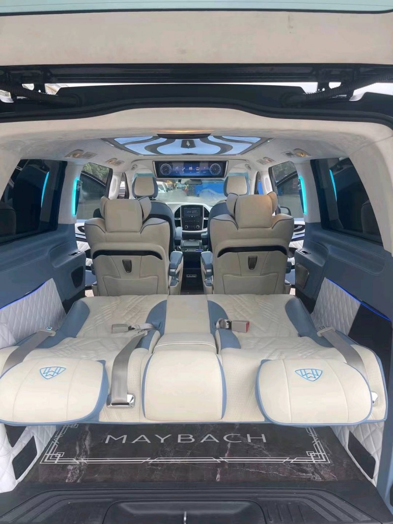 广州22年奔驰威霆6