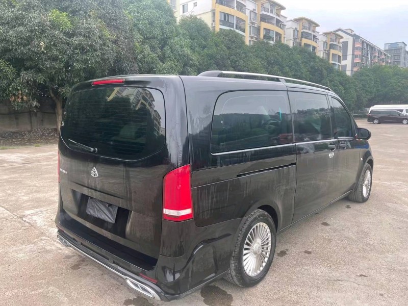 广州22年奔驰威霆9