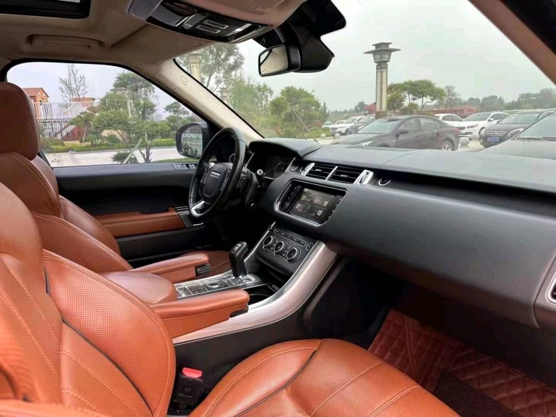 青岛16年路虎揽胜运动5