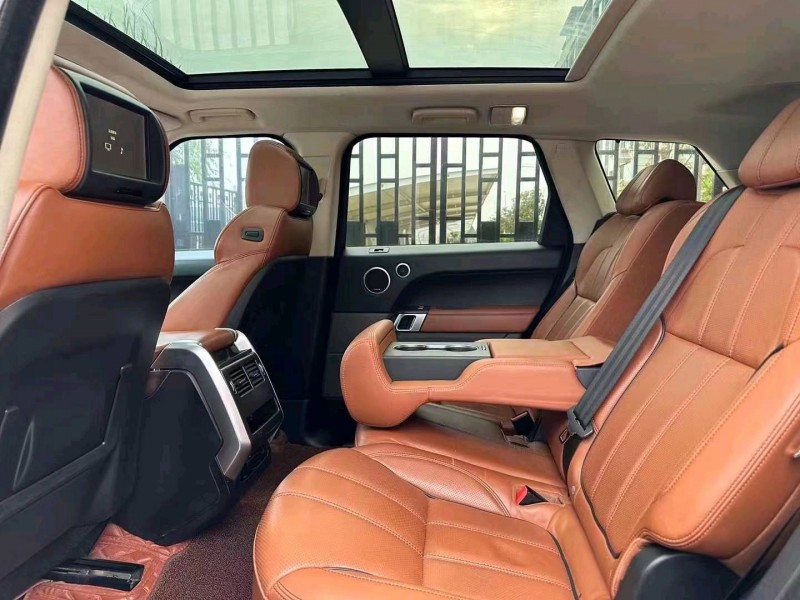 青岛16年路虎揽胜运动6