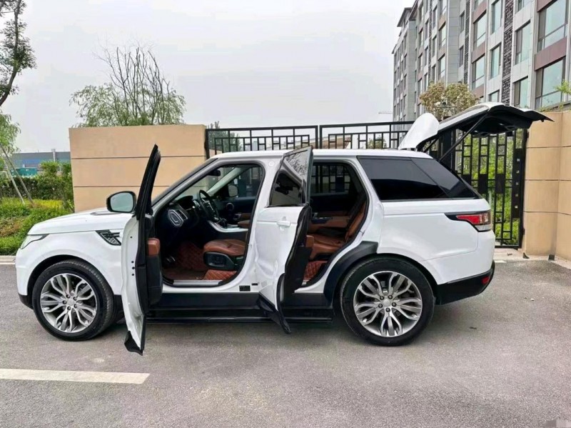 青岛16年路虎揽胜运动7