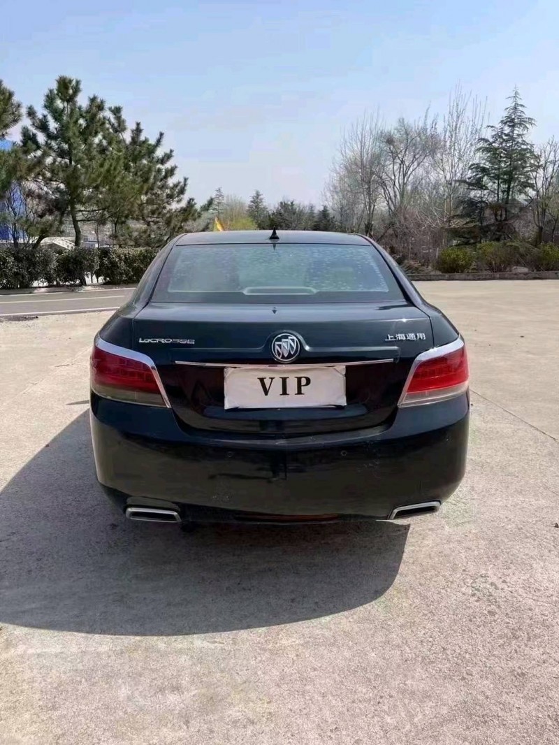 青岛10年别克君越9