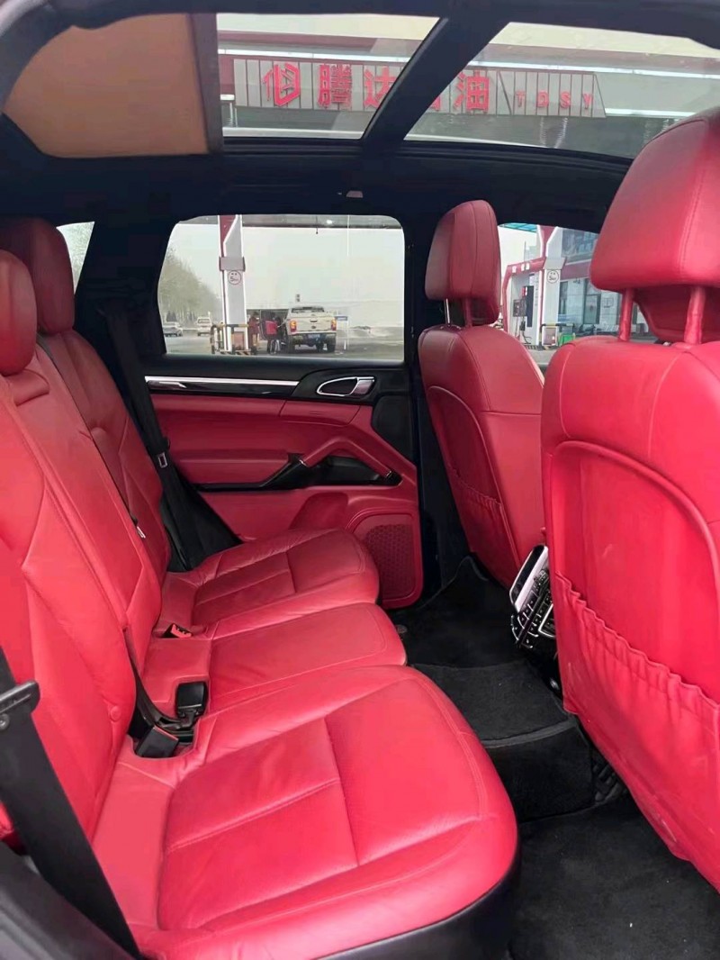 济南12年保时捷卡宴5