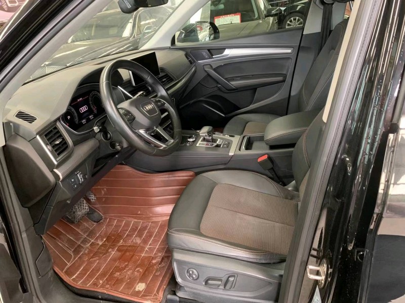 济宁19年奥迪Q55