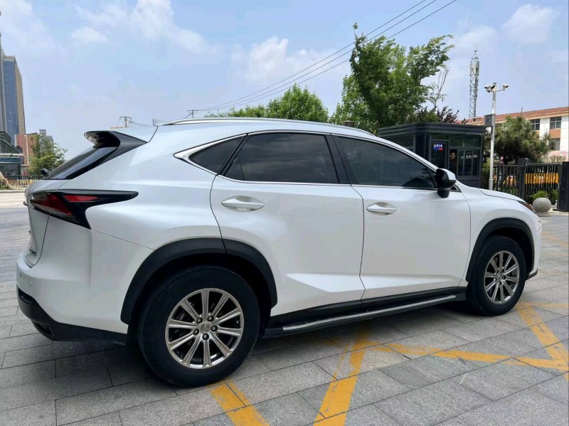 济宁17年雷克萨斯NX8