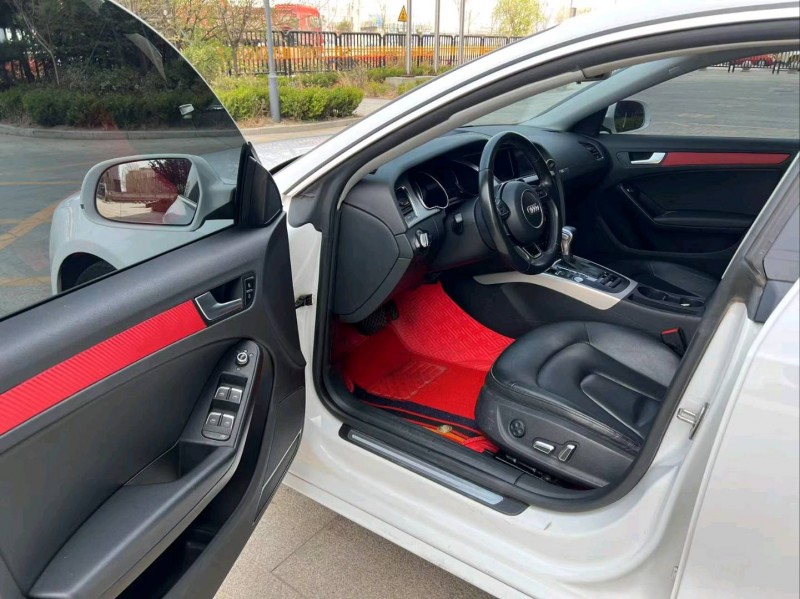 济宁16年奥迪A56