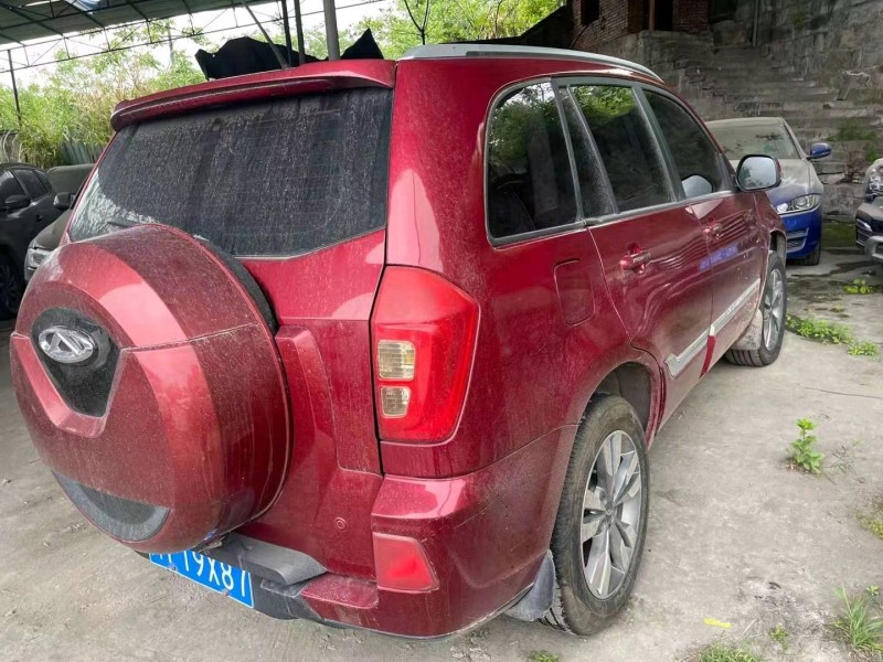 成都18年奇瑞瑞虎35