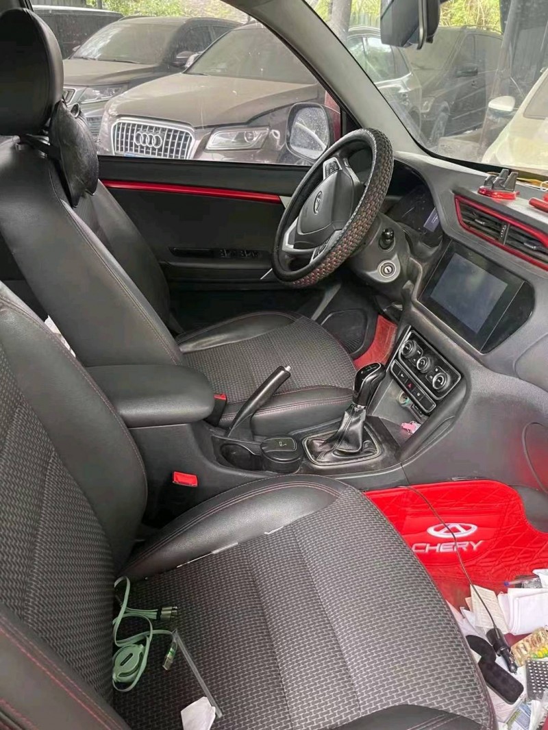 成都18年奇瑞瑞虎36