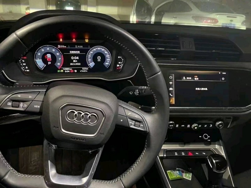 成都21年奥迪Q36