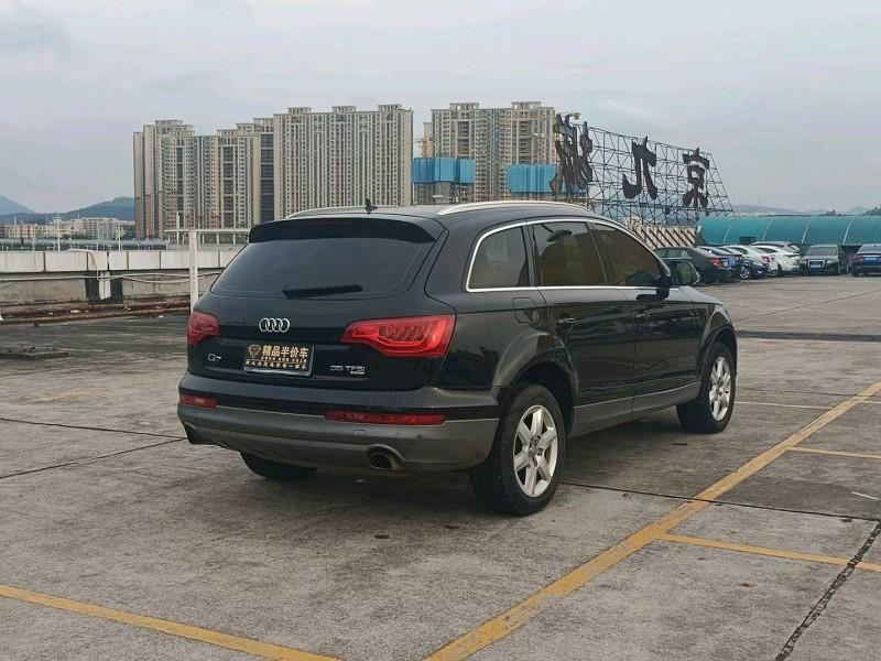 东莞13年奥迪Q77