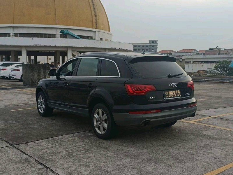 东莞13年奥迪Q78