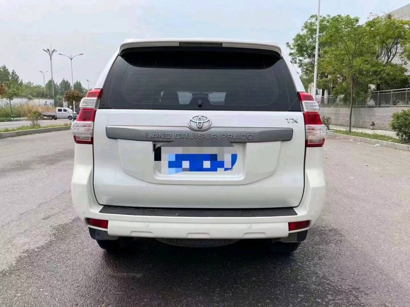 济南15年丰田普拉多9