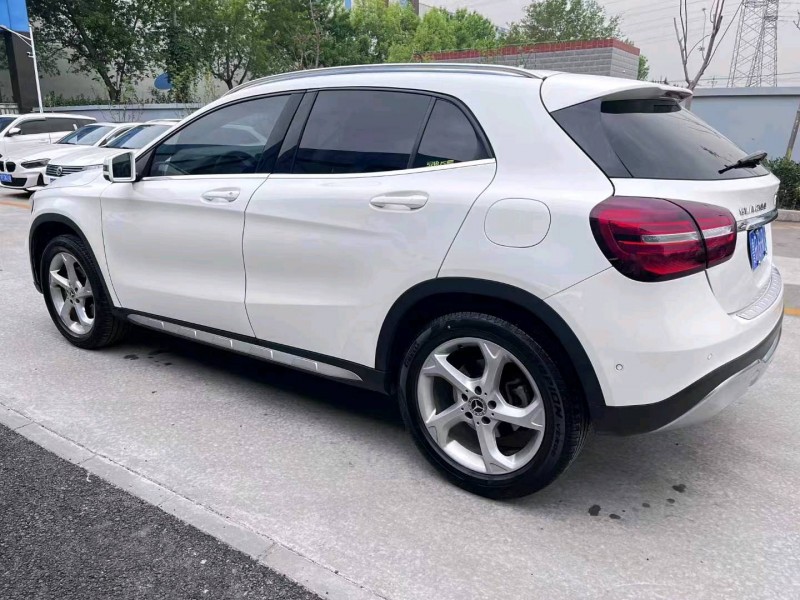 淄博18年奔驰GLA7